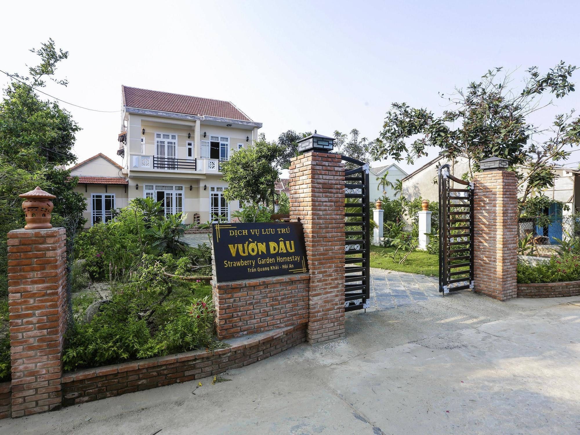 Strawberry Garden Homestay Хойан Экстерьер фото