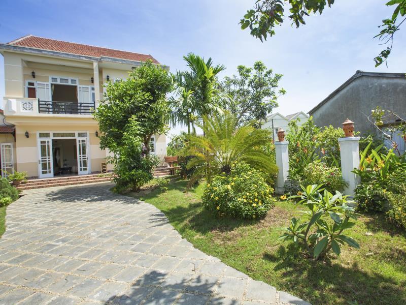 Strawberry Garden Homestay Хойан Экстерьер фото