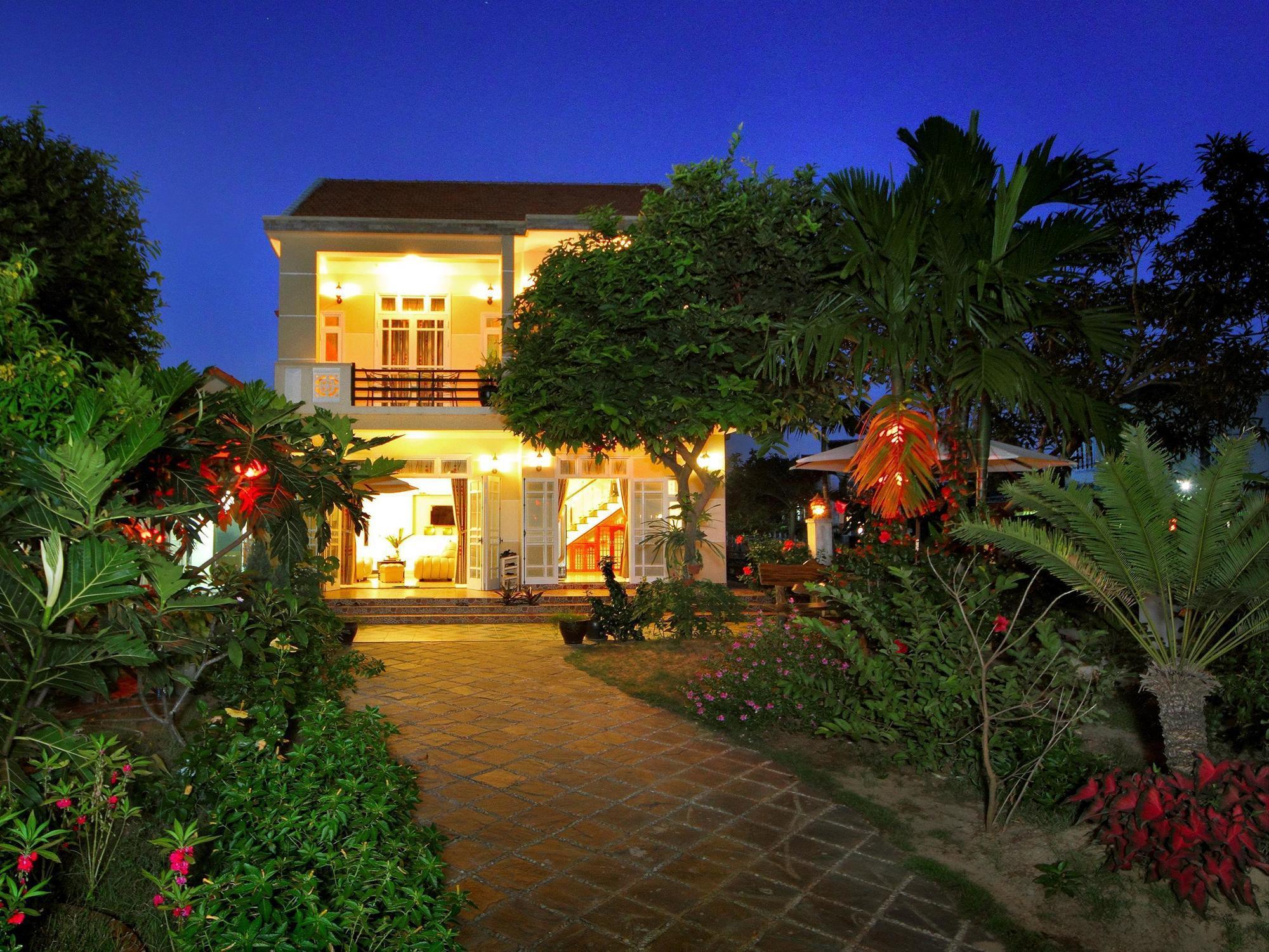 Strawberry Garden Homestay Хойан Экстерьер фото